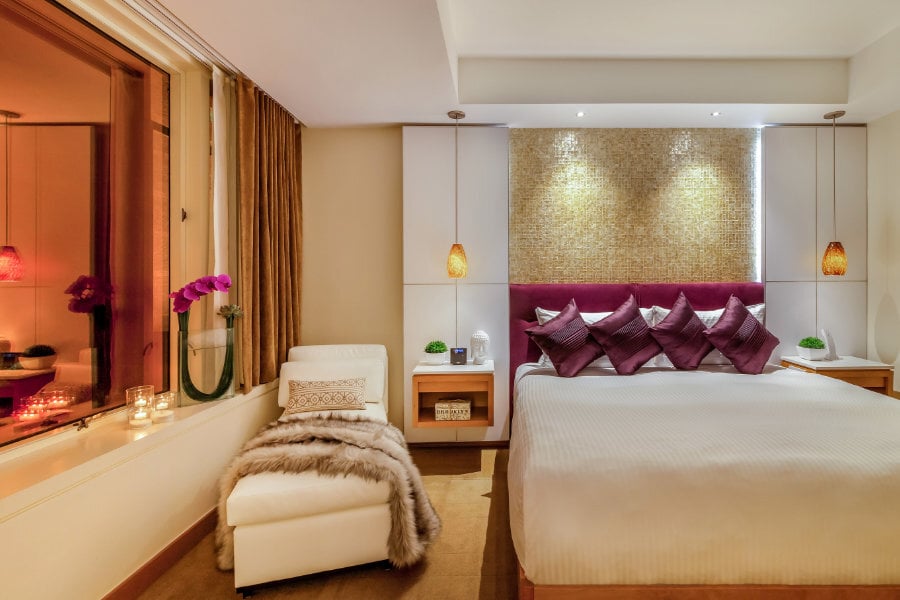 Deluxe One Bedroom Suite_1
