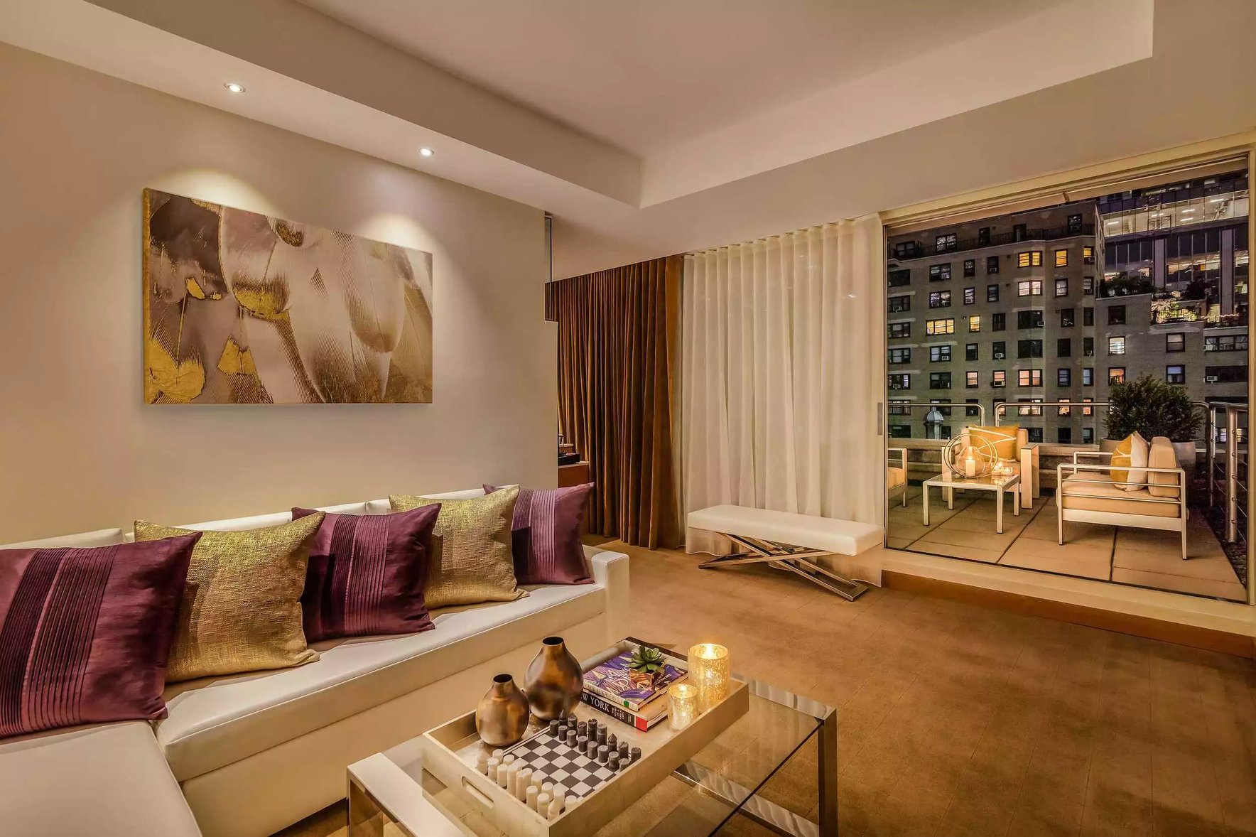 One-bedroom-suite-with-terrace-concorde-hotel-2