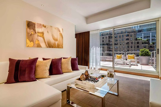 One-bedroom-suite-with-terrace-concorde-hotel-manhattan(resized)