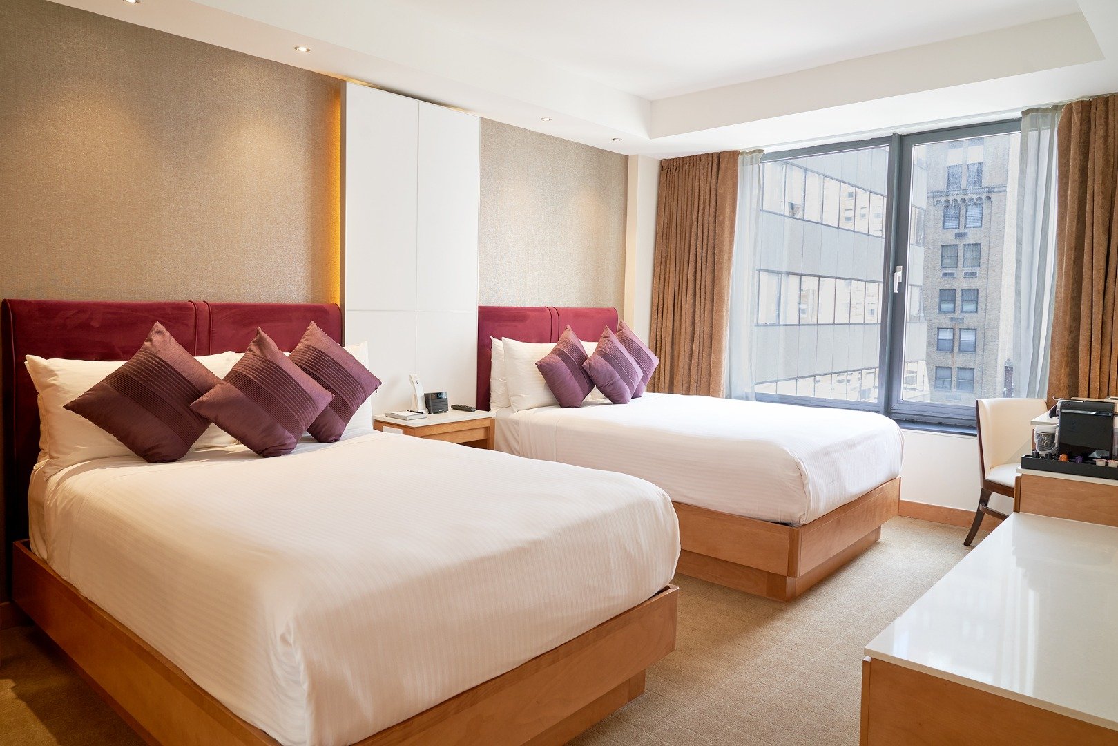 Premier 2 Doubles Guestroom_1