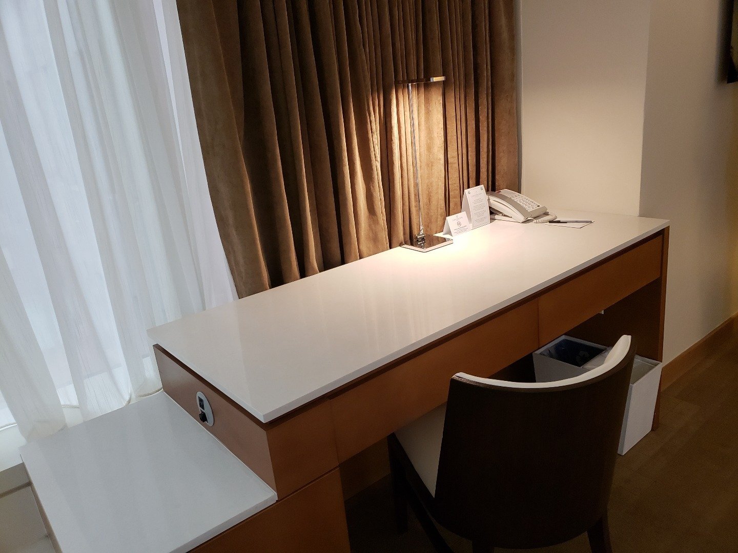 Premier King Guestroom 1-1