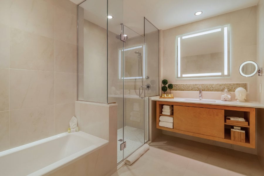 Premier King Guestroom 3-1