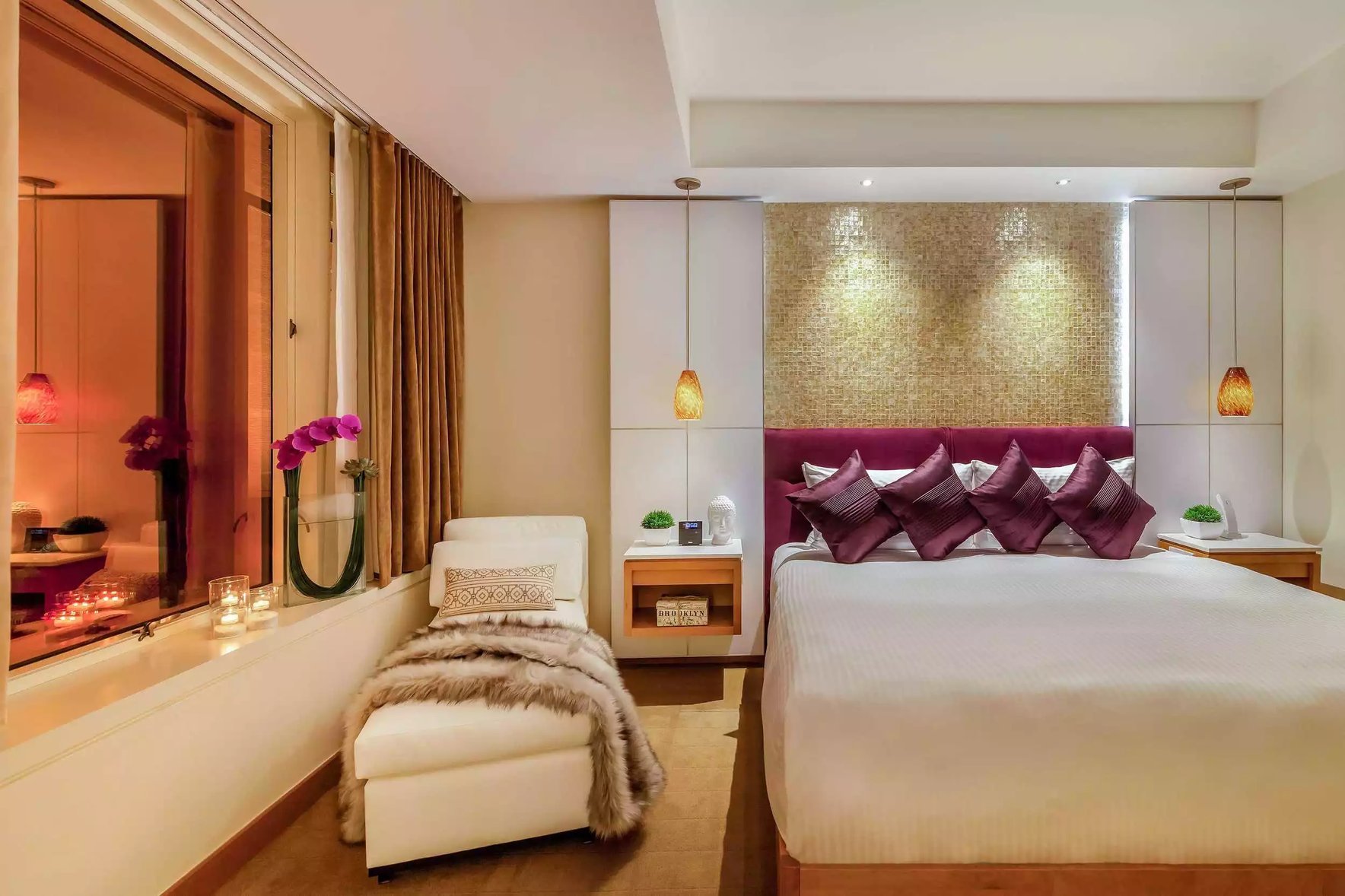 deluxe-one-bedroom-suite-concorde-hotel-nyc-1