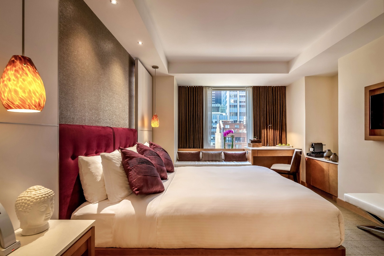 Deluxe Guestroom 2 